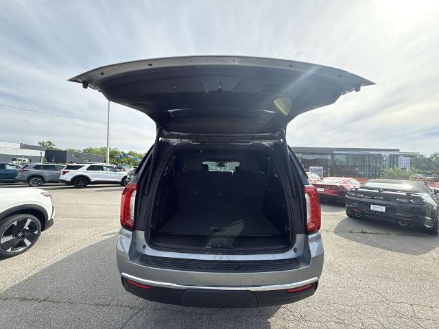 2023 GMC Yukon XL 4WD SLT