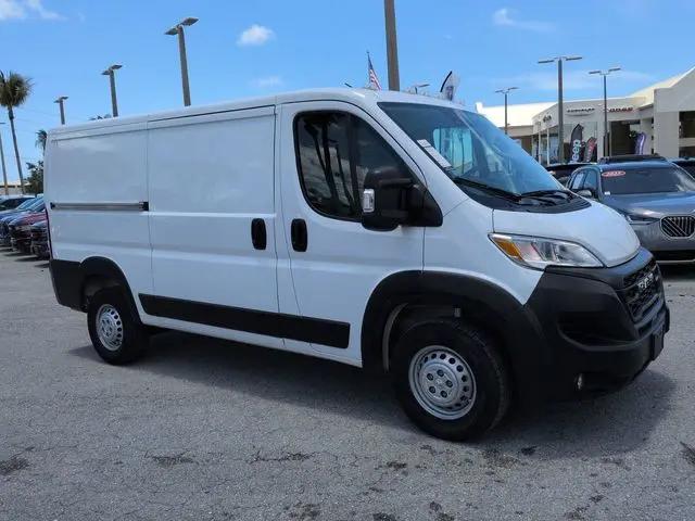 2025 Ram ProMaster 2500 Cargo Van Tradesman Low Roof 136" WB w/Pass Seat
