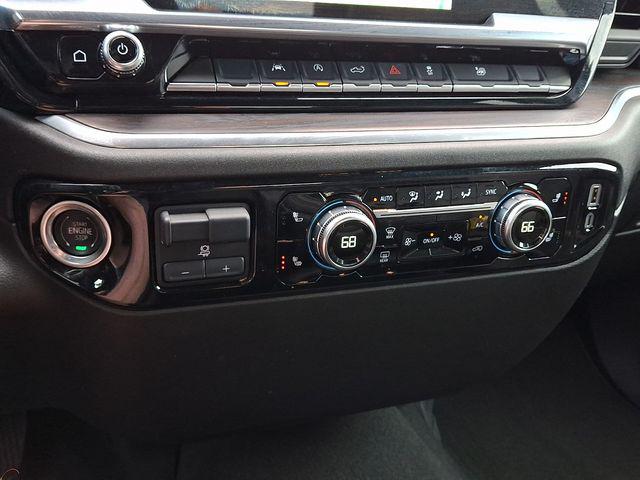 2025 GMC Sierra 1500 4WD Crew Cab Short Box SLT