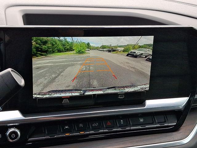 2025 GMC Sierra 1500 4WD Crew Cab Short Box SLT