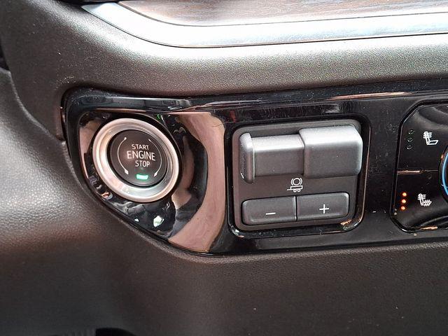 2025 GMC Sierra 1500 4WD Crew Cab Short Box SLT