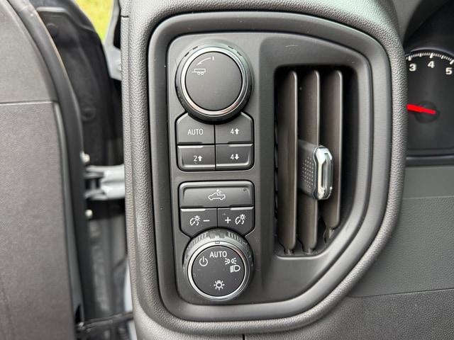 2024 Chevrolet Silverado 1500 4WD Crew Cab Short Bed Custom Trail Boss