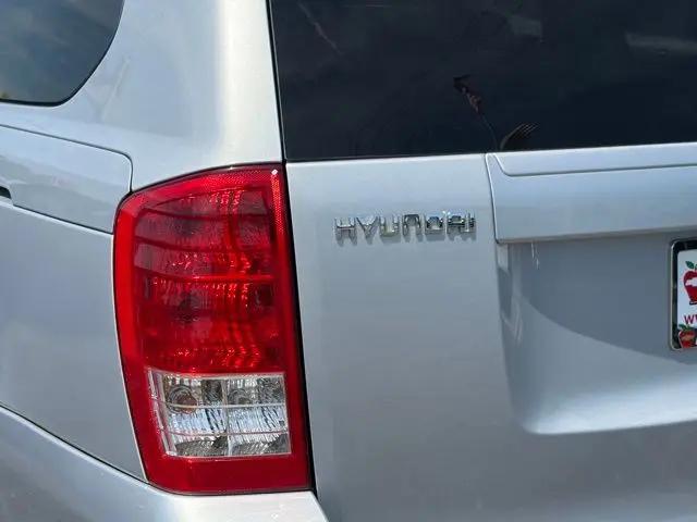 2008 Hyundai Entourage GLS