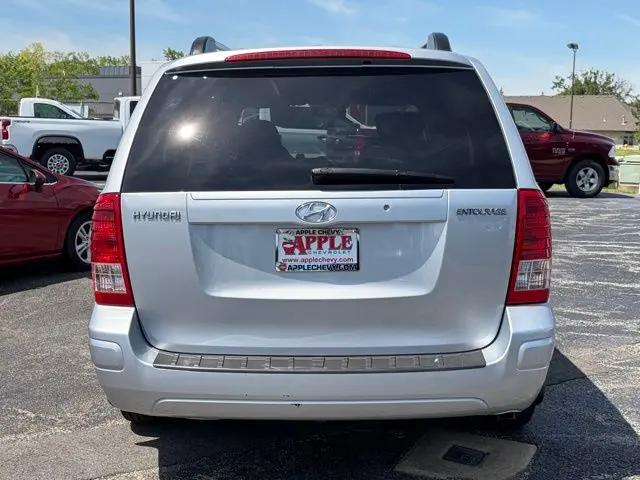 2008 Hyundai Entourage GLS