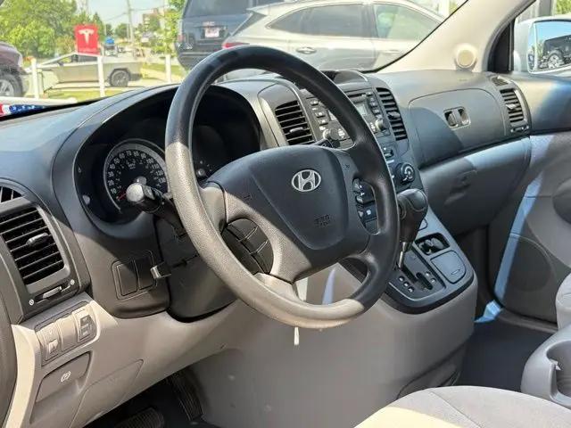 2008 Hyundai Entourage GLS