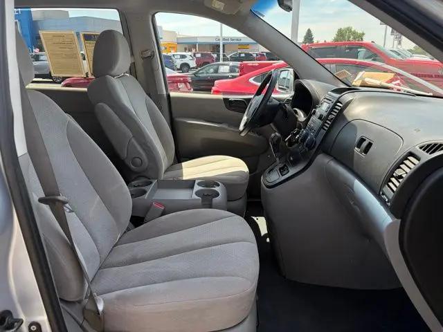 2008 Hyundai Entourage GLS