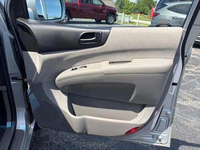 2008 Hyundai Entourage GLS