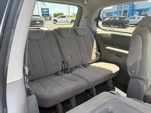 2008 Hyundai Entourage GLS