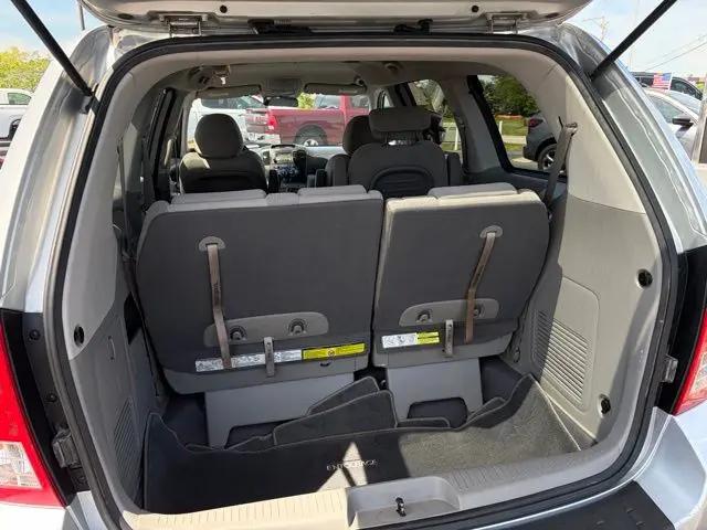 2008 Hyundai Entourage GLS