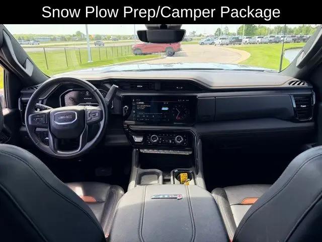 2025 GMC Sierra 2500HD 4WD Crew Cab Standard Bed AT4