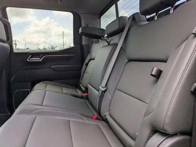 2026 GMC Sierra 1500 Crew Cab, Standard Bed, SLT, 4WD
