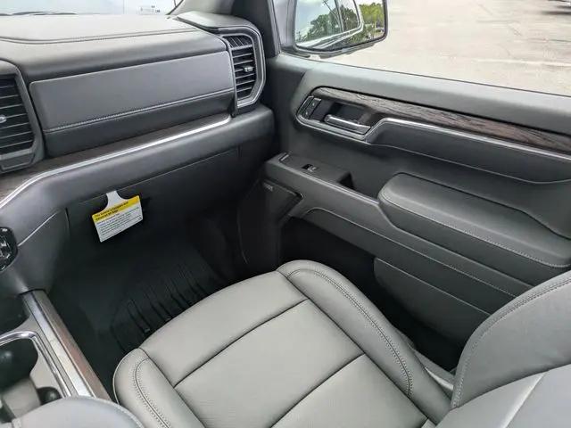 2026 GMC Sierra 1500 Crew Cab, Standard Bed, SLT, 4WD