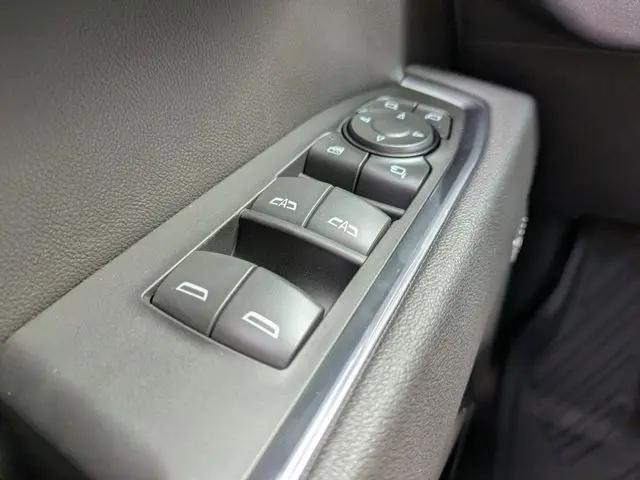 2026 GMC Sierra 1500 Crew Cab, Standard Bed, SLT, 4WD