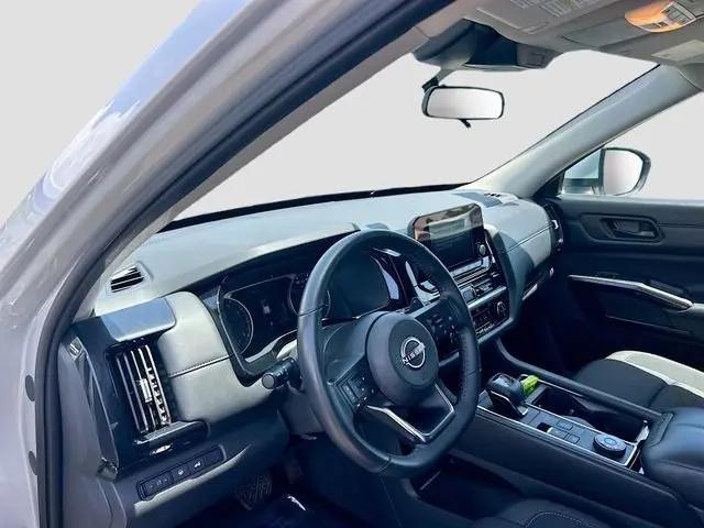 2025 Nissan Pathfinder SV 4WD
