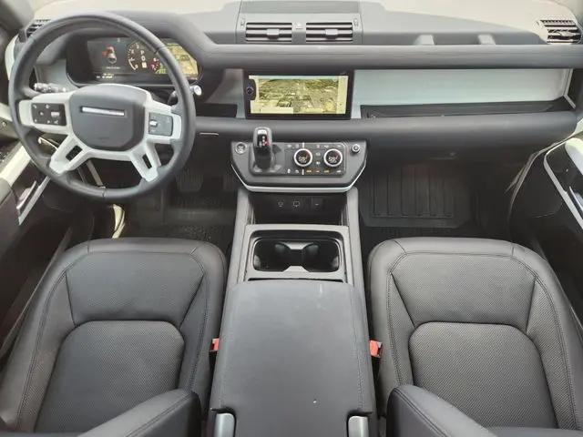 2023 Land Rover Defender 110 SE