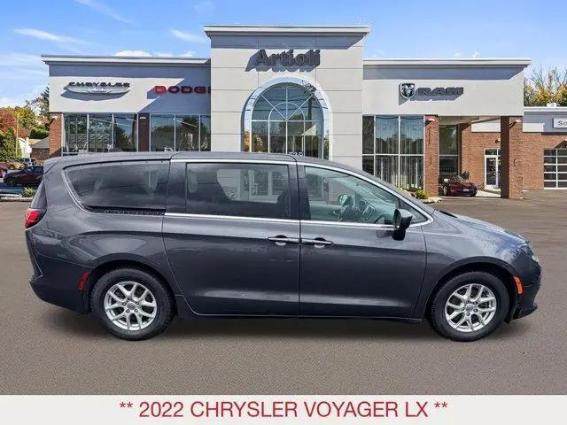 2022 Chrysler Voyager LX