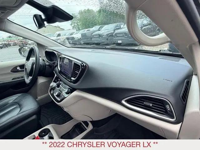 2022 Chrysler Voyager LX