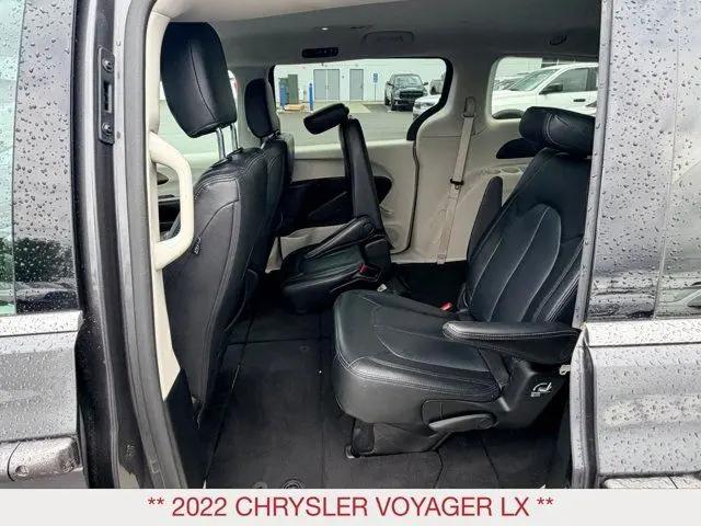 2022 Chrysler Voyager LX