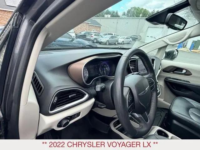 2022 Chrysler Voyager LX