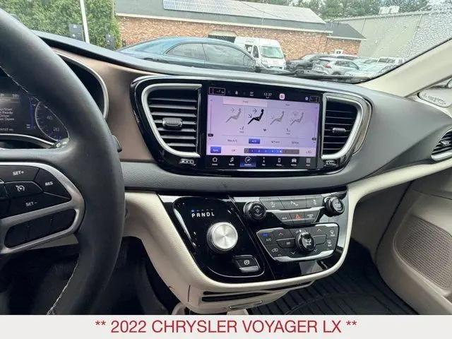 2022 Chrysler Voyager LX
