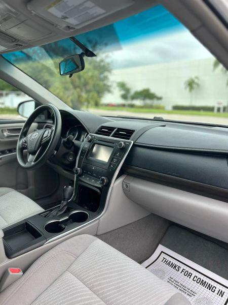 2017 Toyota Camry LE