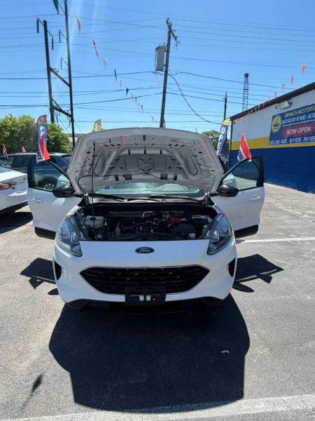 2022 Ford Escape SE