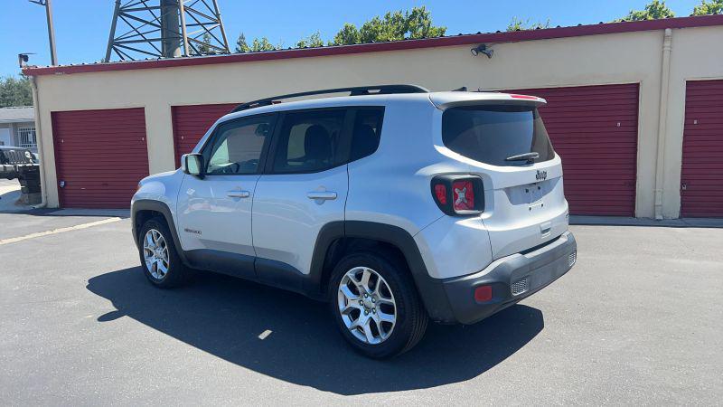 2018 Jeep Renegade Latitude FWD