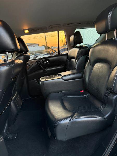 2017 INFINITI QX80 Base