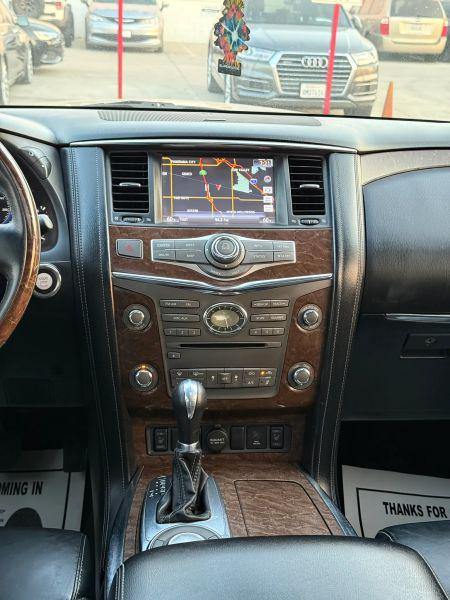 2017 INFINITI QX80 Base
