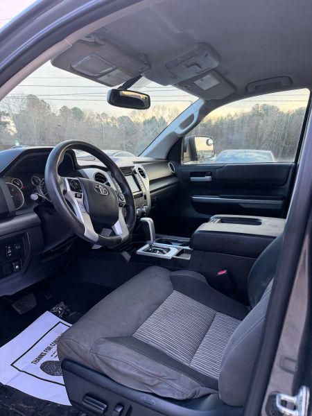 2016 Toyota Tundra SR5 5.7L V8
