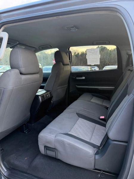 2016 Toyota Tundra SR5 5.7L V8