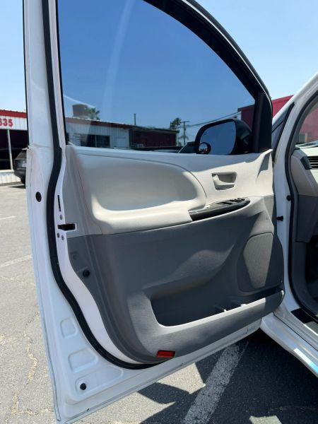 2014 Toyota Sienna LE V6 7 Passenger Mobility