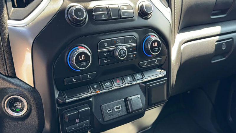 2020 Chevrolet Silverado 1500 4WD Crew Cab Short Bed RST