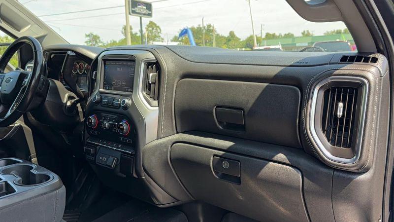 2020 Chevrolet Silverado 1500 4WD Crew Cab Short Bed RST
