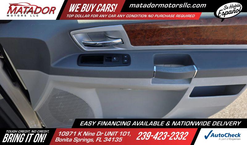 2009 Chrysler Town & Country Touring