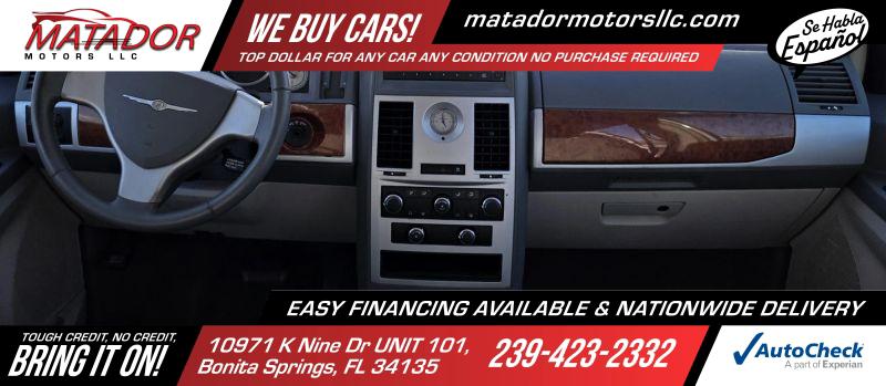 2009 Chrysler Town & Country Touring