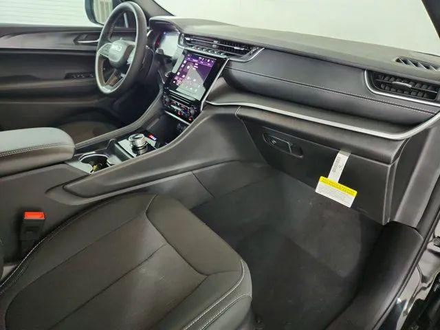 2026 Jeep Grand Cherokee L Laredo 4x4