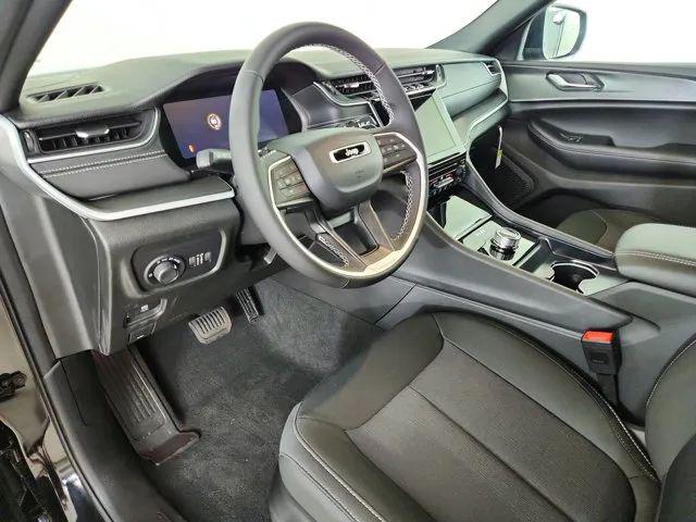 2026 Jeep Grand Cherokee L Laredo 4x4