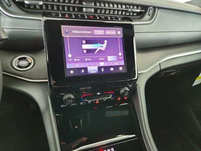 2026 Jeep Grand Cherokee L Laredo 4x4