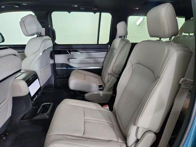2026 Jeep Grand Wagoneer L Summit Obsidian 4x4