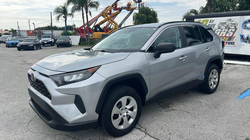 2021 Toyota RAV4 LE