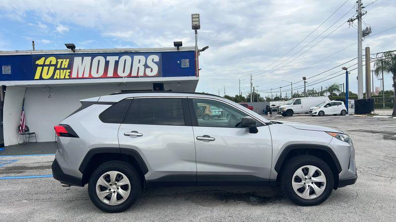 2021 Toyota RAV4 LE