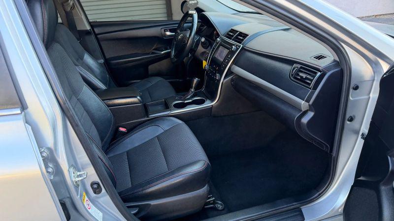 2016 Toyota Camry SE
