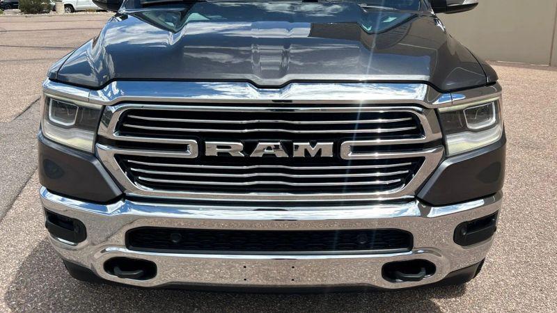 2019 Ram 1500 Laramie Crew Cab 4x4 5'7" Box