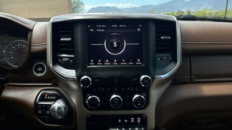 2019 Ram 1500 Laramie Crew Cab 4x4 5'7" Box