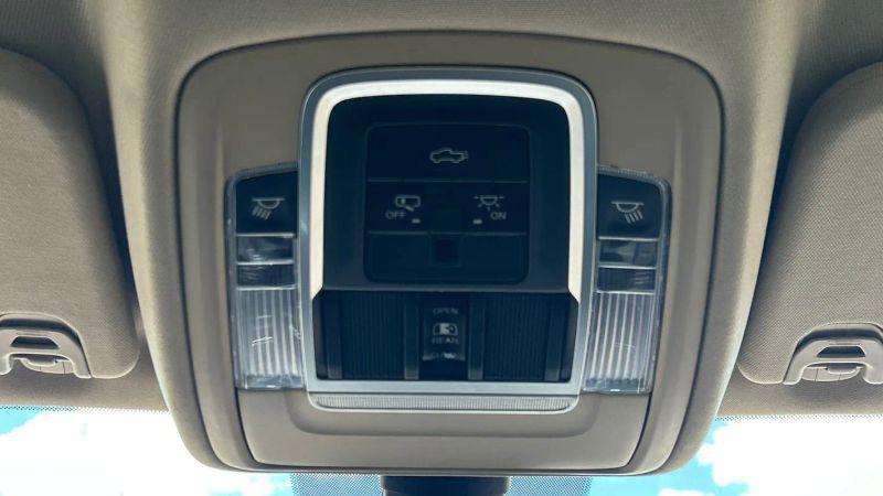 2019 Ram 1500 Laramie Crew Cab 4x4 5'7" Box