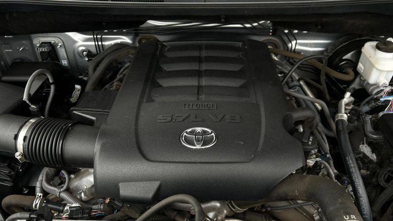 2018 Toyota Tundra SR5 5.7L V8
