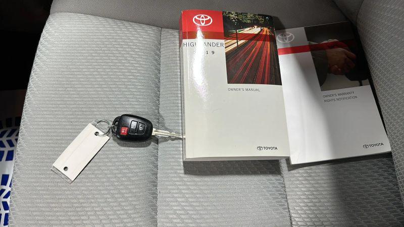 2019 Toyota Highlander LE
