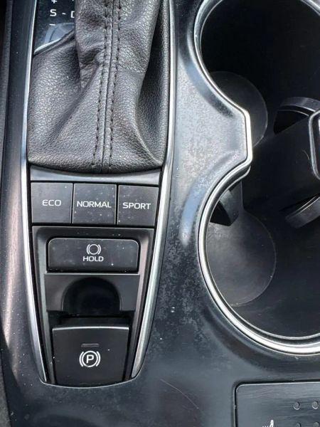 2020 Toyota Camry XLE AWD