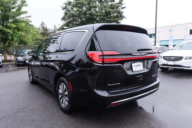 2022 Chrysler Pacifica Hybrid Touring L